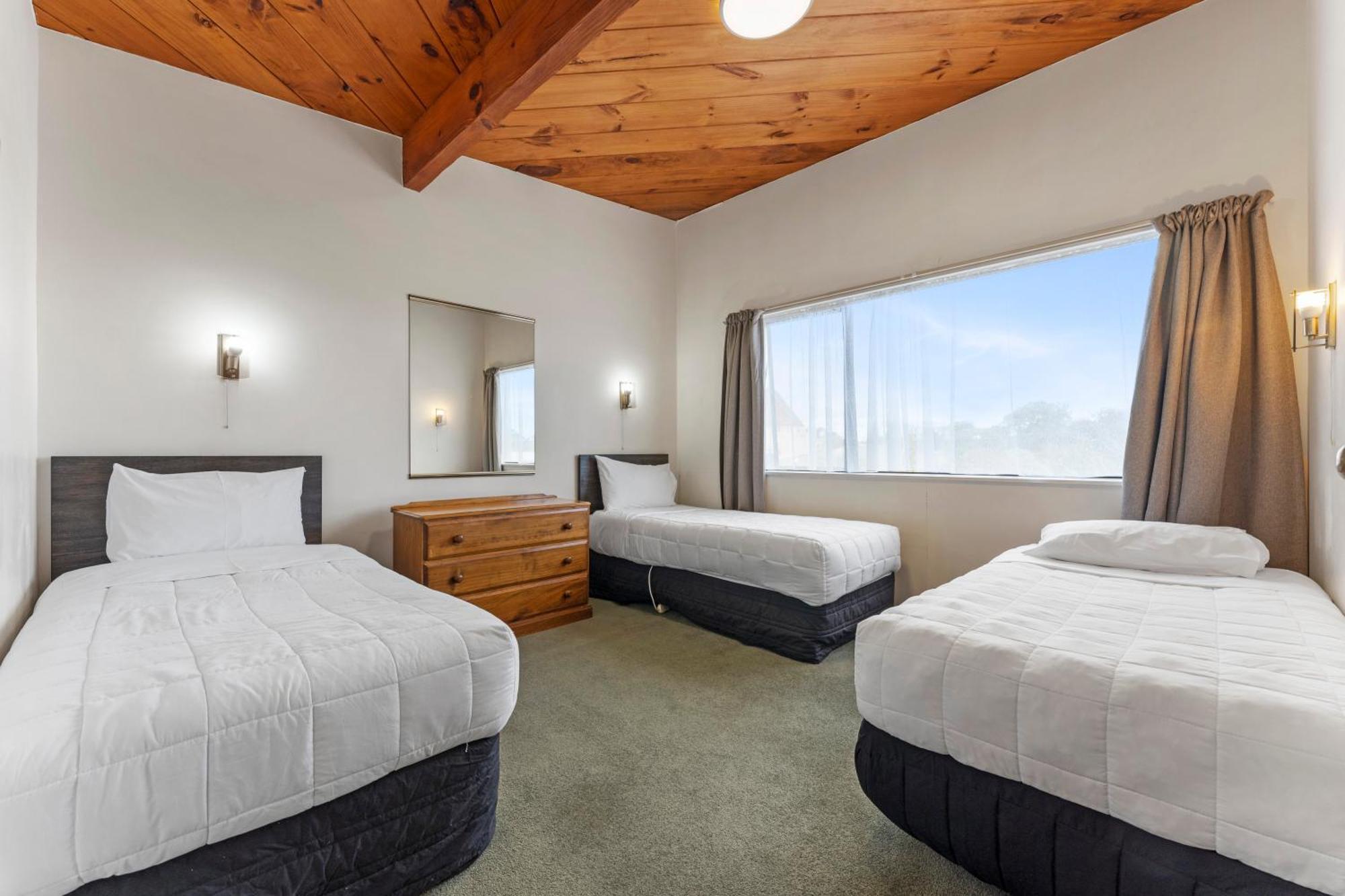 Coachman'S Lodge Motel Уангануй Екстериор снимка